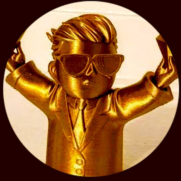 Meet your ME, Your Posher, Zak! - Picture 9 of 10